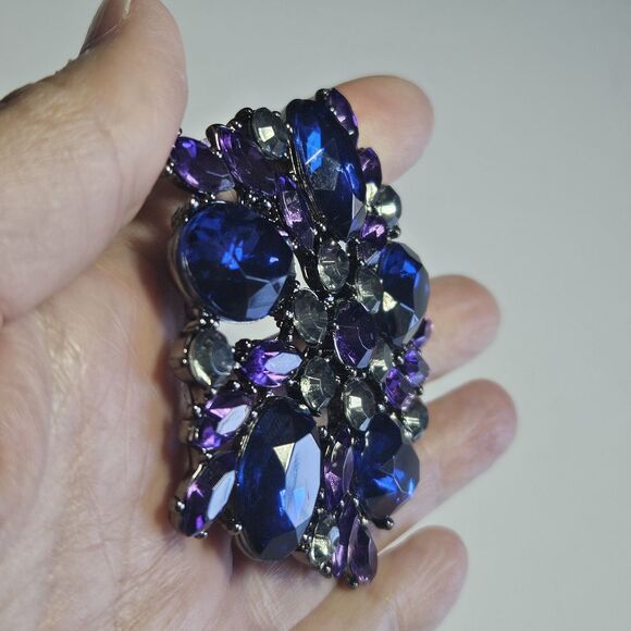 **Final Sale** Dark Silver Tone Purple Blue Gray Rhinestone Brooch - Picture 3 of 9